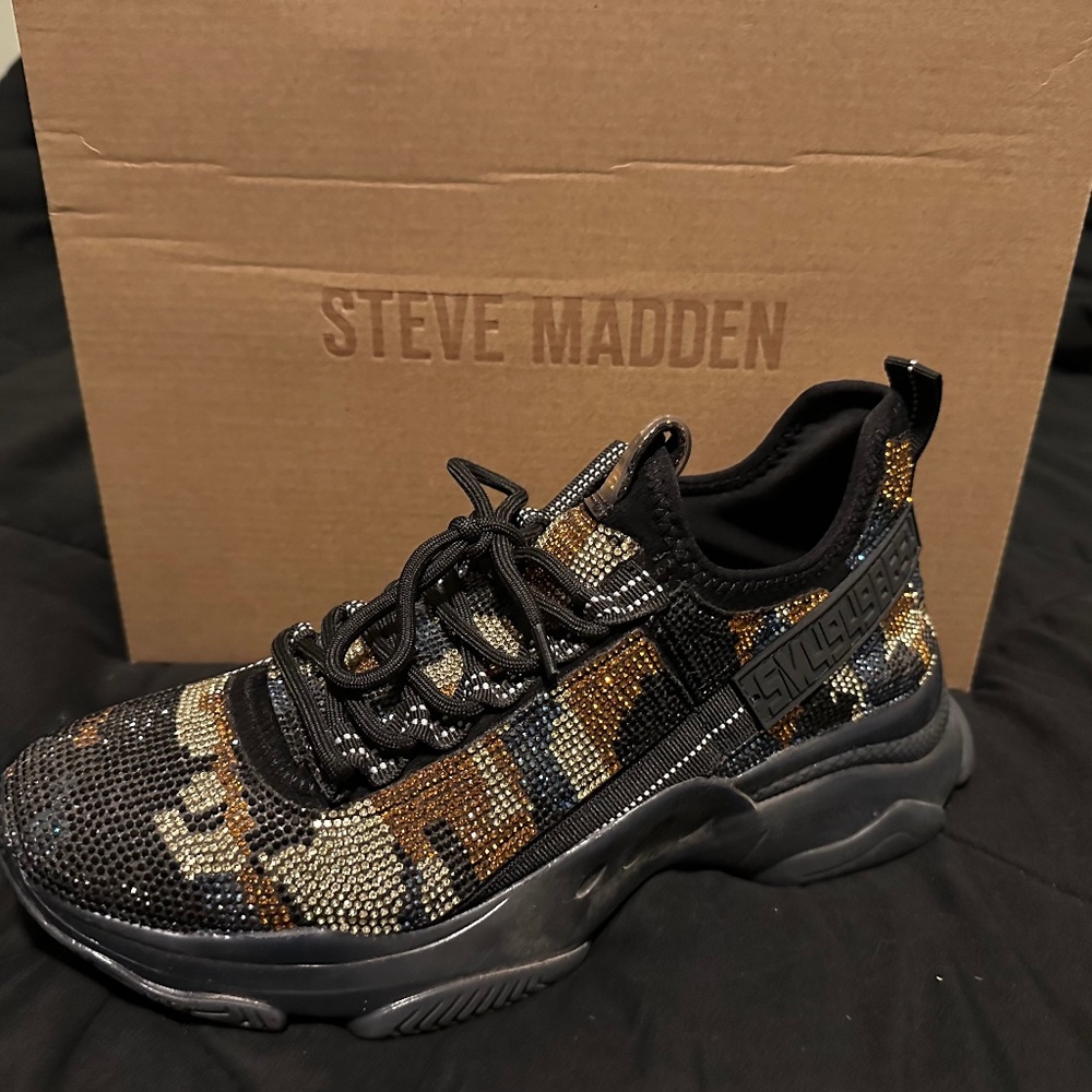 Steve Madden sneakers